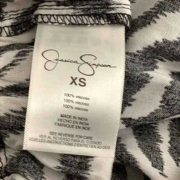 Jessica Simpson Size XS Gardenia Etched Zebra Cropped Pants. New With Tags. - Picture 6 of 6